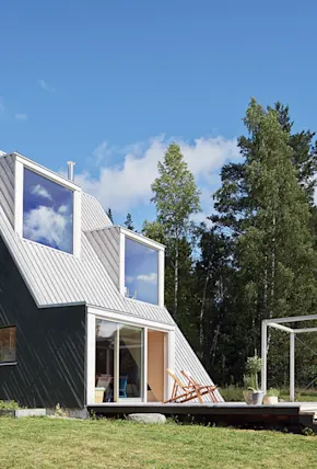 This Minimalist Wood A-Frame Is a Treehouse for Adults