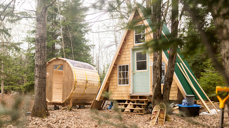 Build Your Own Tiny Log Cabin Tiny Log Cabins Tiny House Cabin