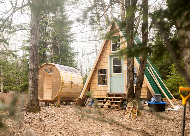 Build Your Own Tiny Log Cabin Tiny Log Cabins Tiny House Cabin
