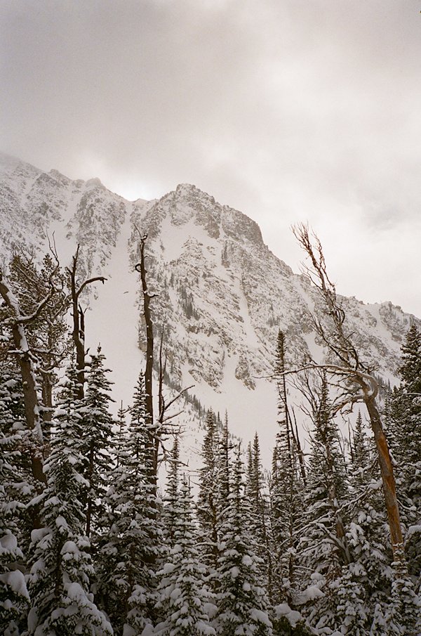 Bell-Lake-Yurt-Montana-Ski-FieldMag-18