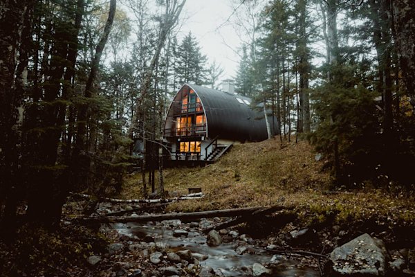 New-Hampshire-Cabins-Franconia-Architect's-Brookside-Cabin-1