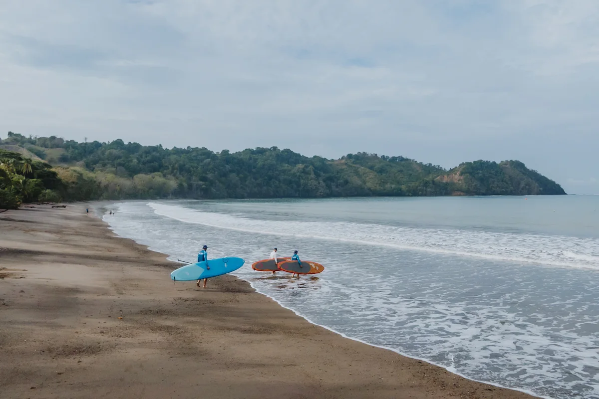 surf-synergy-jaco-beach-surfers-walk
