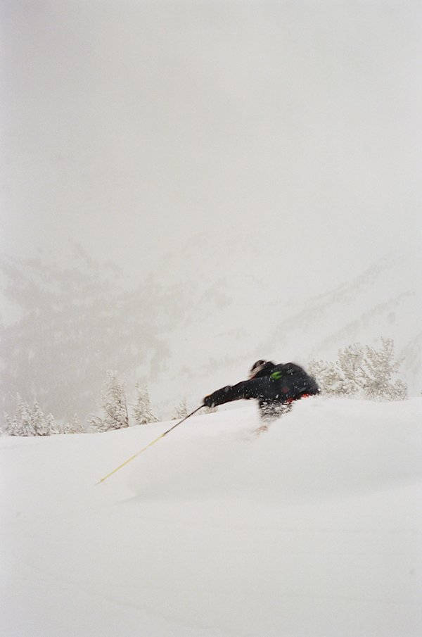 Bell-Lake-Yurt-Montana-Ski-FieldMag-16