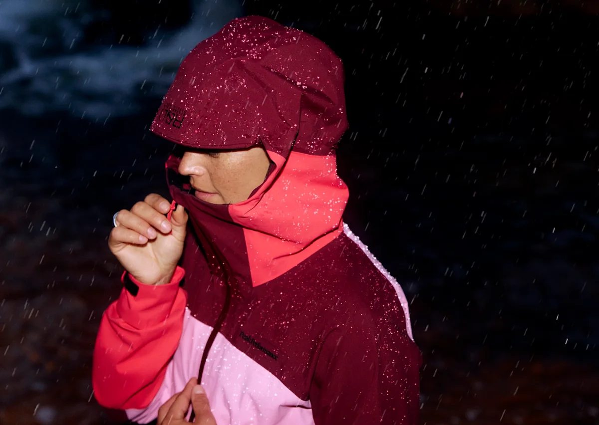 Peak-Performance-Hike-Trail-Jacket