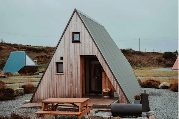 northern-ireland-glamping-sites-sperrinview-exterior-day