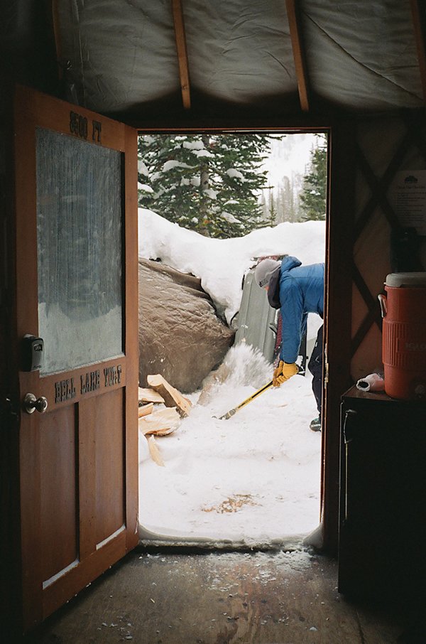 Bell-Lake-Yurt-Montana-Ski-FieldMag-11