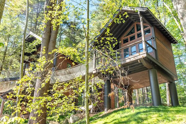 lake-george-cabins-north-treehouse-retreat