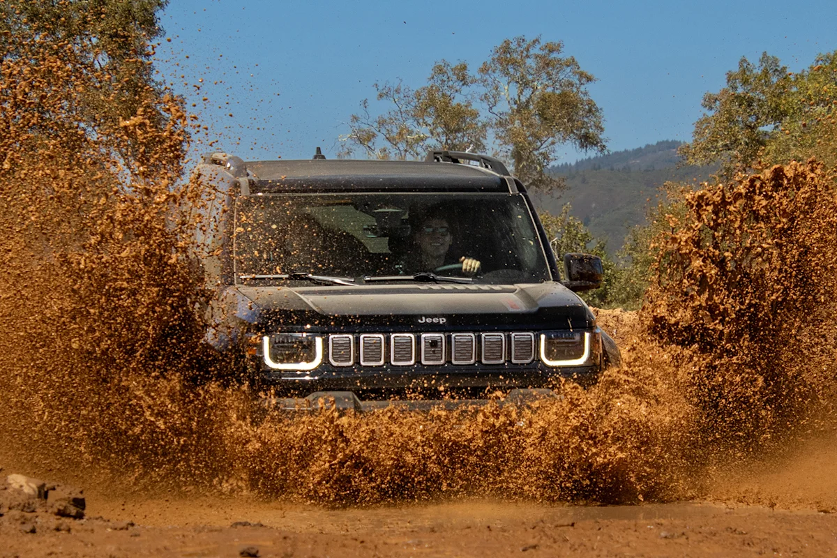 Jeep-Recon-Water-Fording