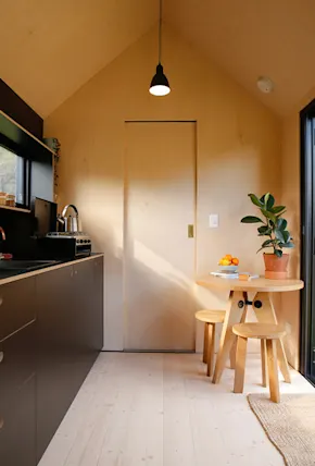 This Off-Grid Micro Cabin Embraces Nature in the Australian Outback
