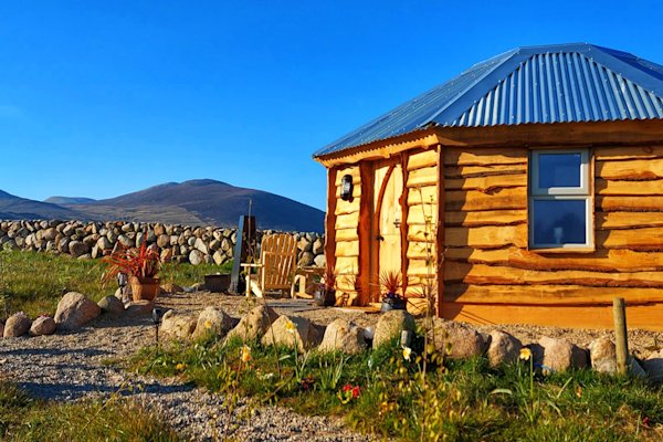 northern-ireland-glamping-sites-willowtree-exterior