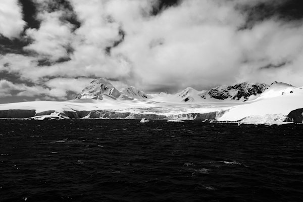 Losse-Antarctic-Icebreaker-3