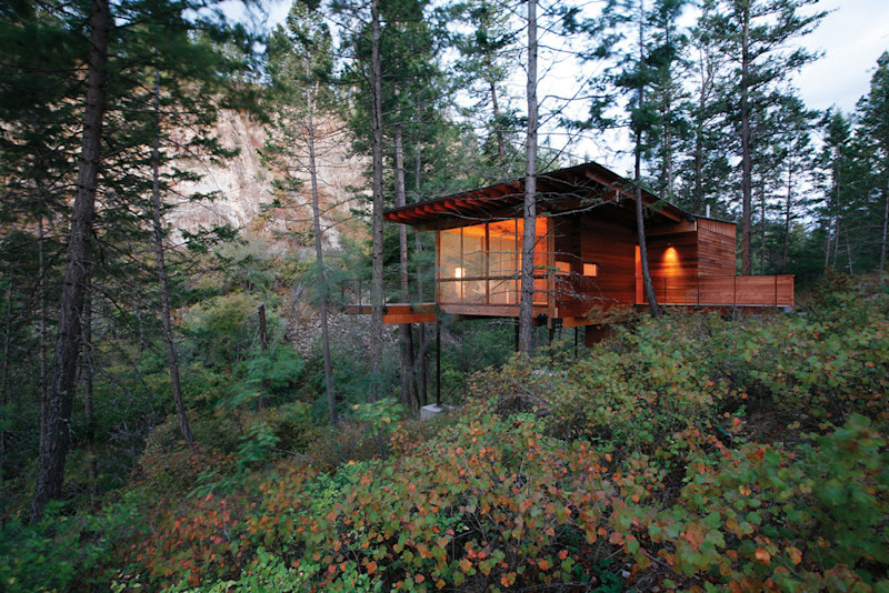 Montana's Flathead Lake Treehouse Is as Functional as it Is Creative