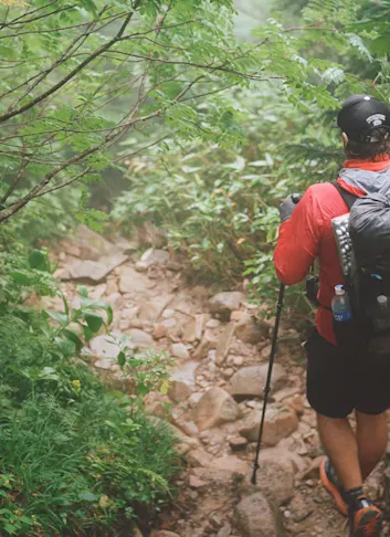 How to Choose the Best Women’s Hiking Clothes For Any Climate