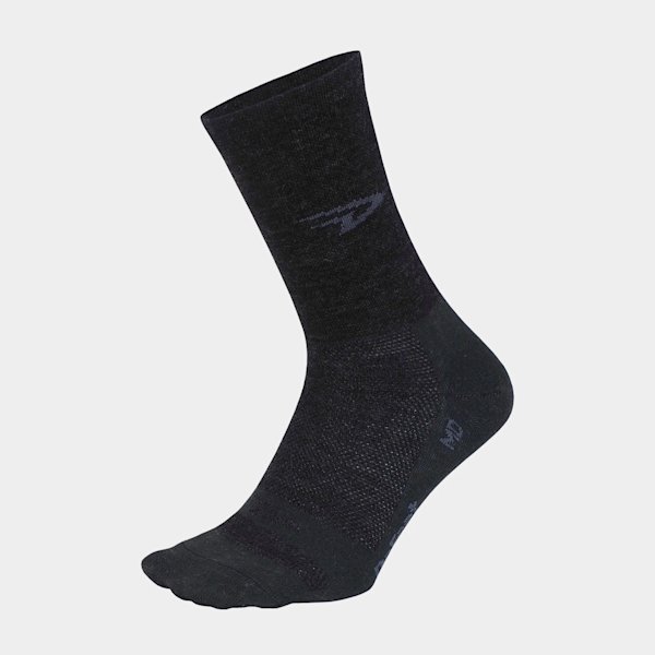 winter-cycling-apparel-defeet-wooleator