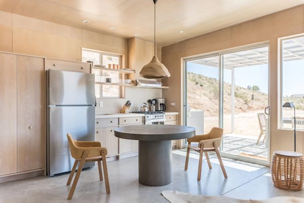 Joshua-Tree-Cabins-Yucca-Valley-Pause-1