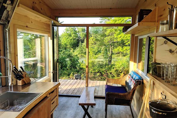 ontario-cabin-rentals-rhya-cabin-interior