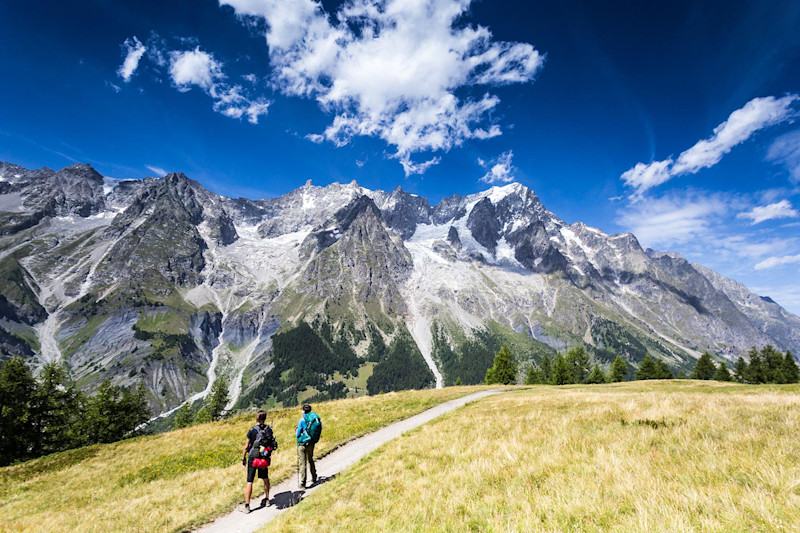 Vivid Photos of the Iconic Hut-to-Hut Tour du Mont Blanc