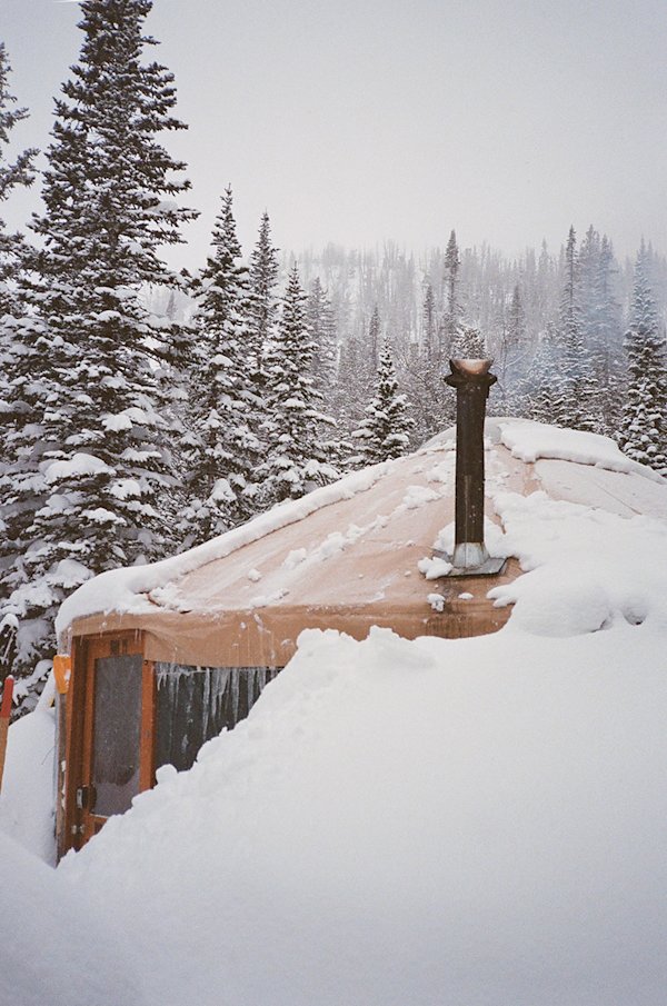 Bell-Lake-Yurt-Montana-Ski-FieldMag-10