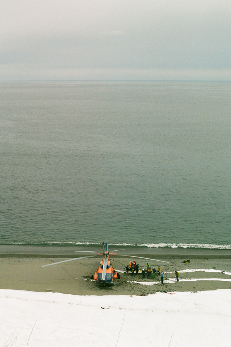 Tanner-Bowden-Kamchatka-Ski-Fieldmag-7B