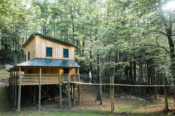 Top-Treehouses-Ultra-Luxury-Treehouse-Exterior