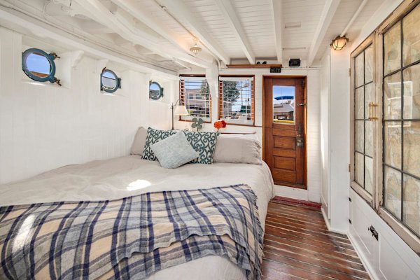 washington-cabins-houseboat