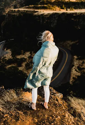 13 Best Outdoor Blankets, Down Throws & Insulated Quilts of 2024