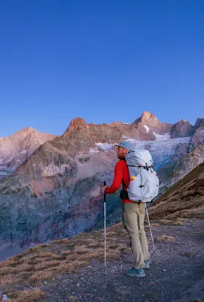How to Choose Between Lightweight and High-Capacity Hiking Backpacks