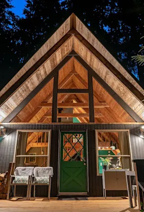 18 Best Cabin Rentals in Washington State to Explore This Season