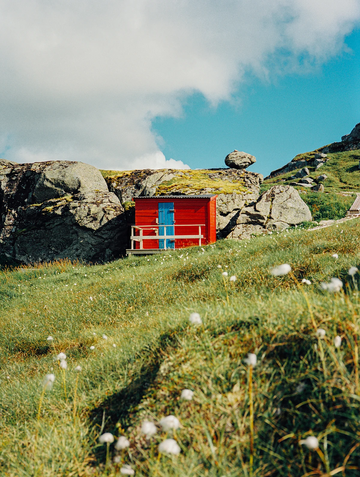 christie-fitzpatrick-fujiGA645-review-red-cabin