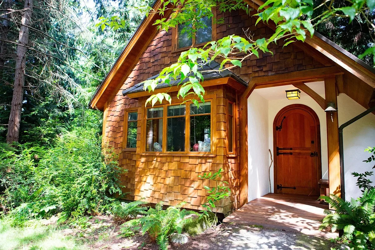 cabin-residencies-hedgebrook-cottage-washington