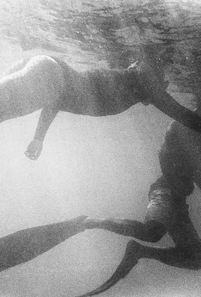 Intimate Underwater Photography Captured with a 1980s Nikonos