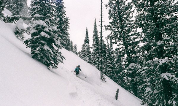 Alec-Walsh-Montana-Hut-Ski-12