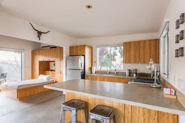Joshua-Tree-Cabins-Pioneertown-Modernist-2