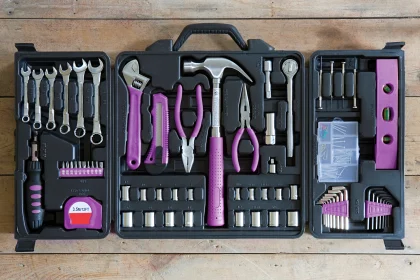 用紫色工具打开工具箱