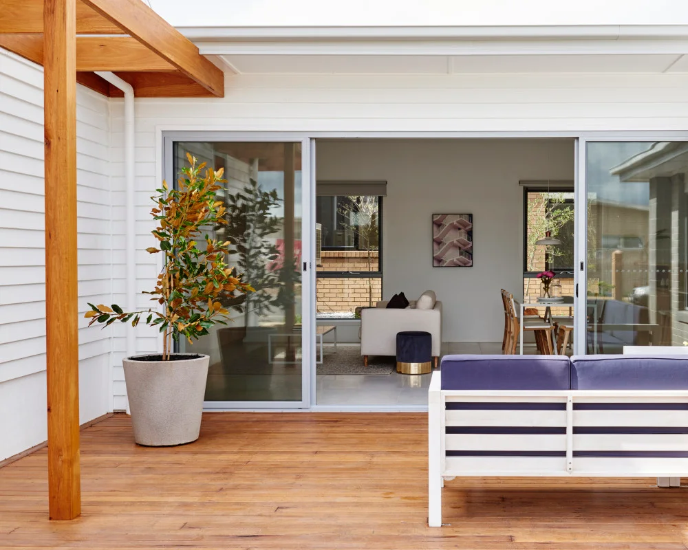 linea-weatherboard-exterior-barn-armstrongcreek-hamlanhomes-nikoleramsay-jameshardie-3-Image Gallery JH Website