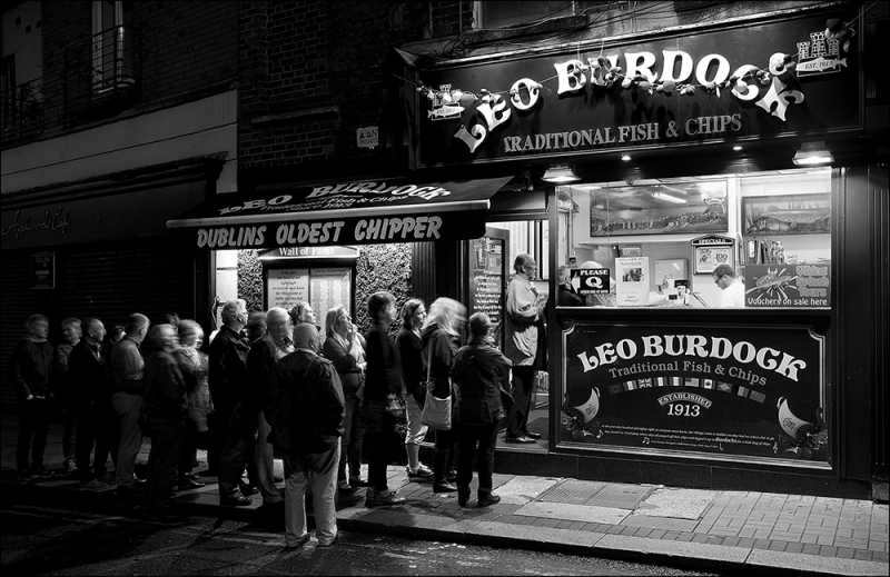 D553 - Original Leo Burdock's Chip Shop, Dublin.