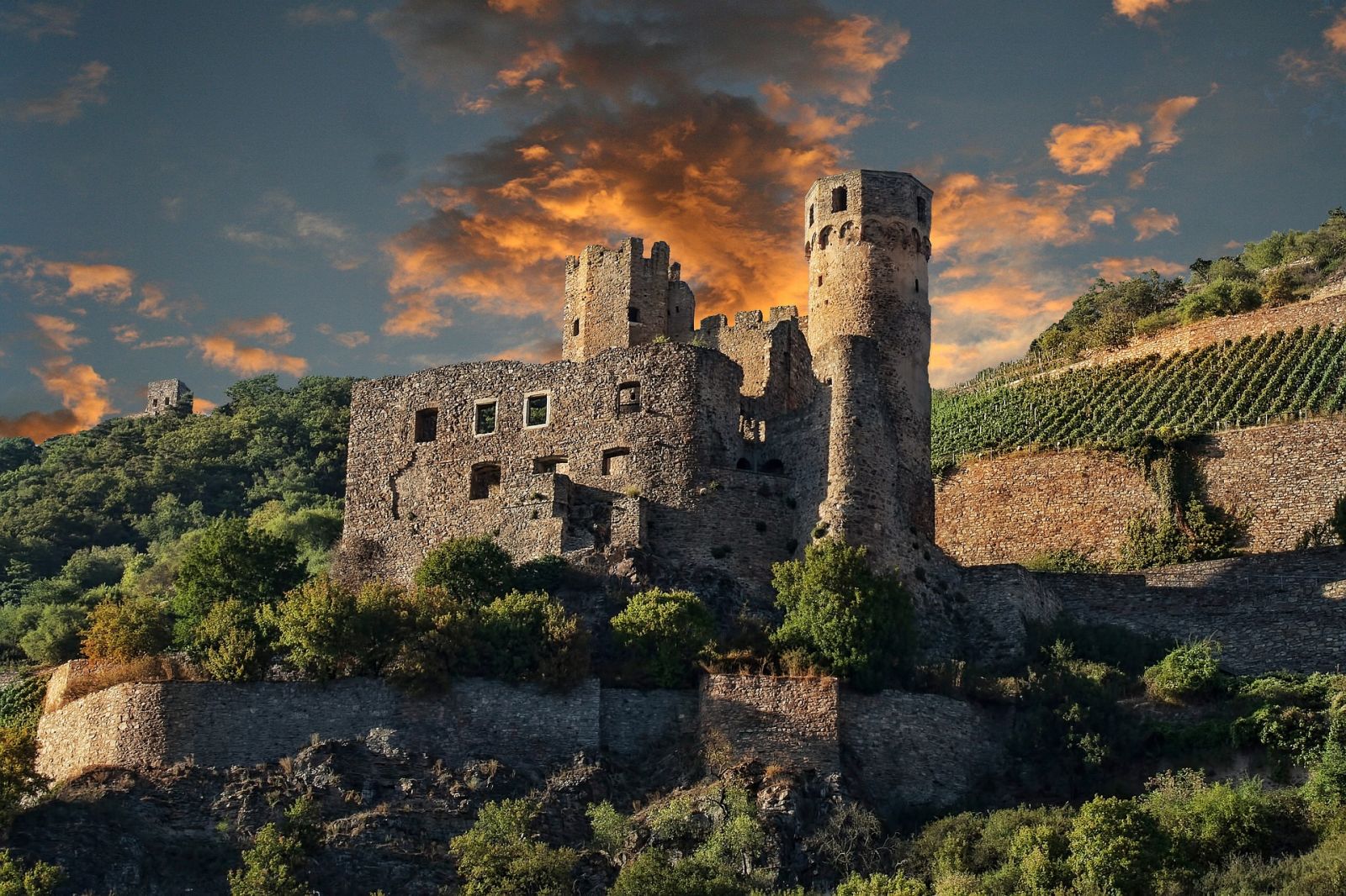 Image Pixabay Rheinromantik Ehrenfels Castle
