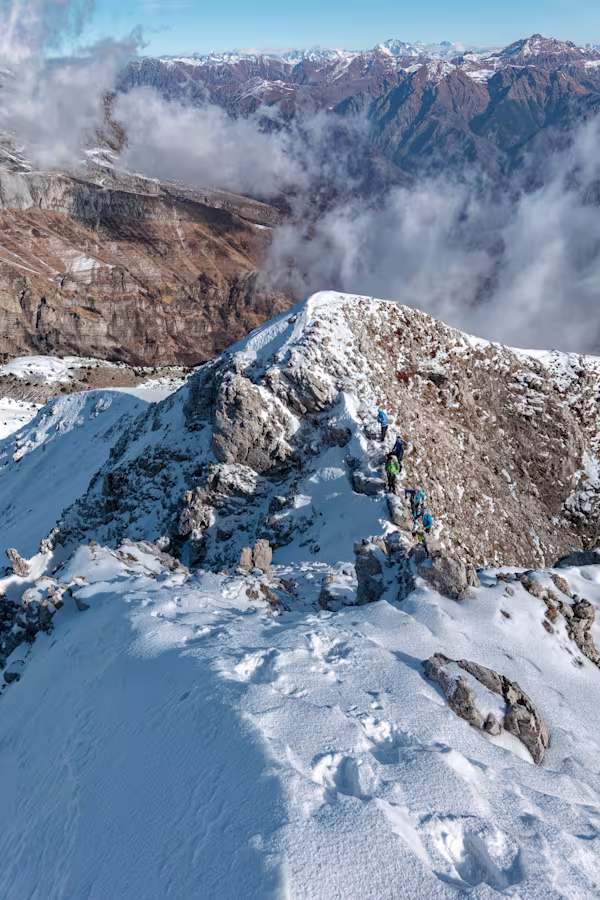 Il canalino dopo il termine della cresta visibile
