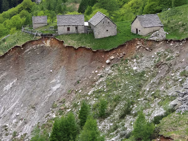 Baite sull-orlo del precipizio