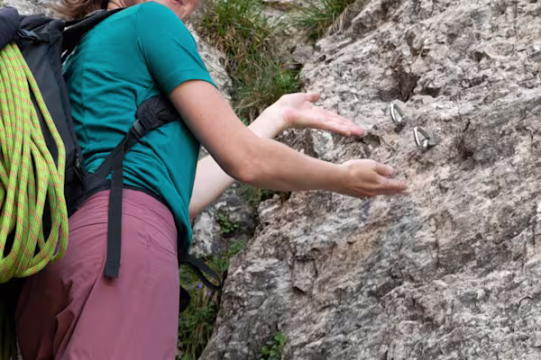 La sosta che segna l’inizio della via dalla parte opposta