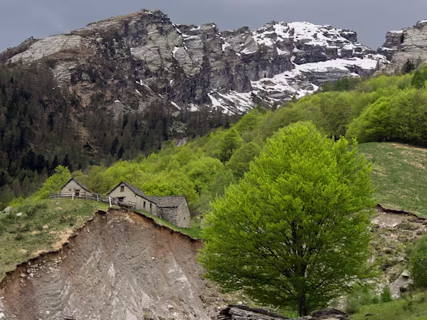 Riguardando la via di salita