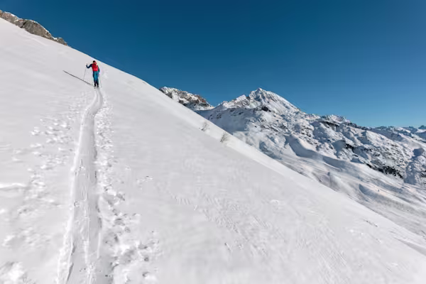Il Lucendro sullo sfondo