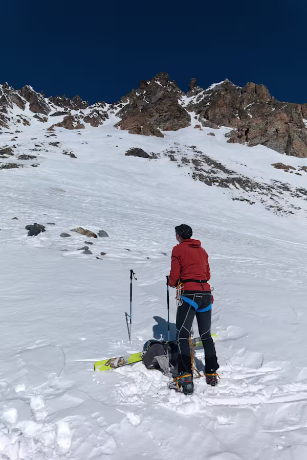 Alla base del canale del Piz Fenga