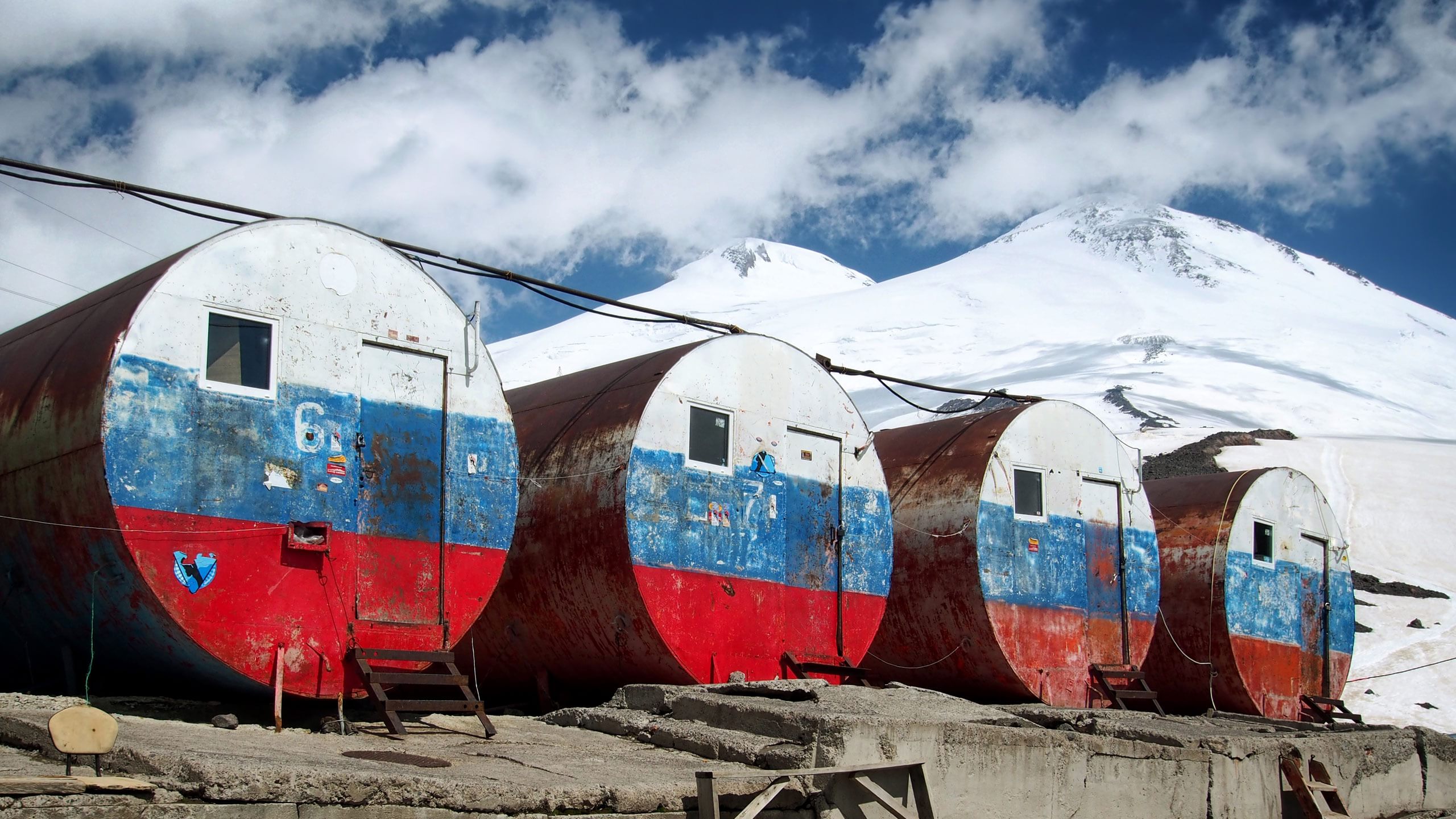 Elbrus, The Barrels