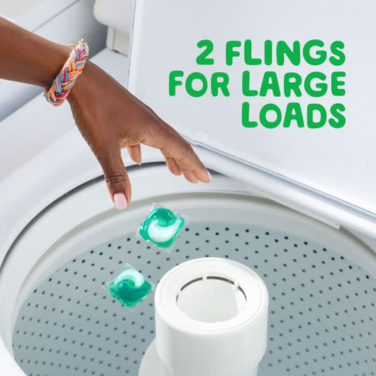 2 flings of Gain+ Odor Defense Super Fresh Blast Flings Laundry Detergent