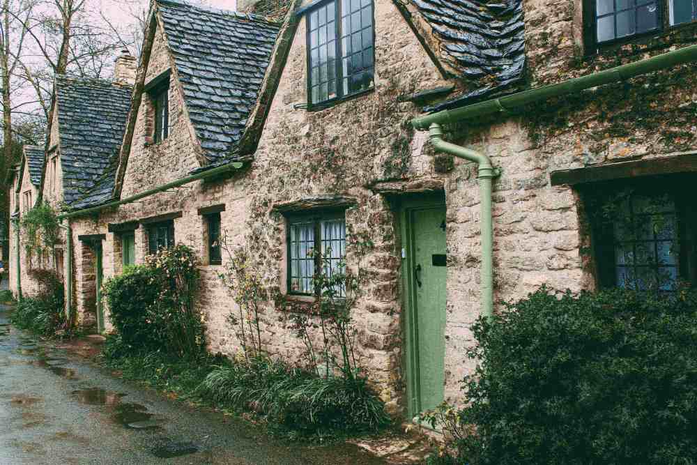 Country cottages photo