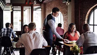 How to become a restaurant manager