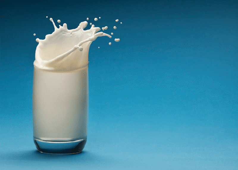 Milk splashing glass 1