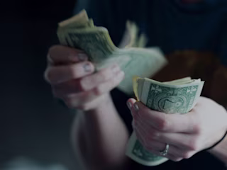 How Much Should Restaurants Pay Employees?