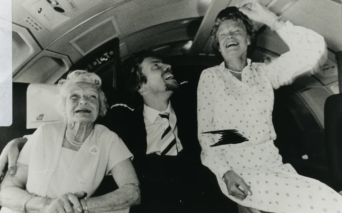 Black and white image of Richard Branson with his mum and grandmother